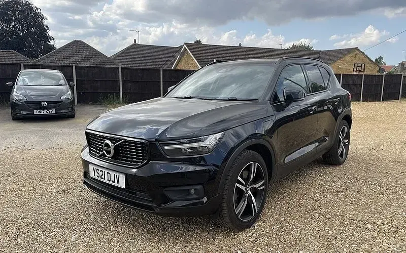 Used Volvo XC40 R-Design 211 HP (155 kW) 2021 SUV