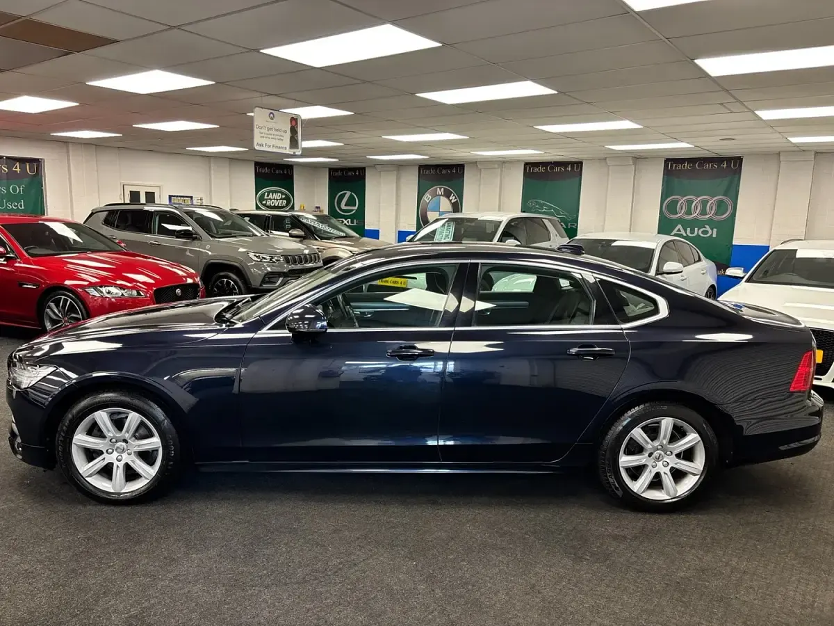 Used Volvo S90 Momentum 190 HP (139 kW) 2018 Blue Sedan