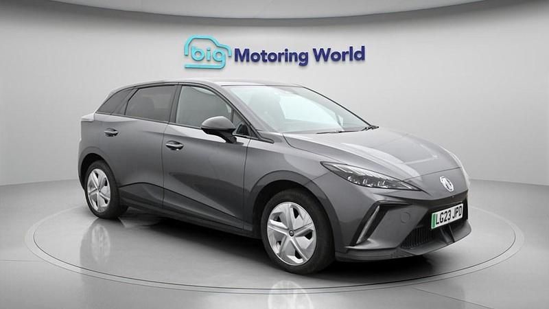 Begagnad MG MG4 EV Trophy 319 kW (435 HK) 2023 Halvkombi