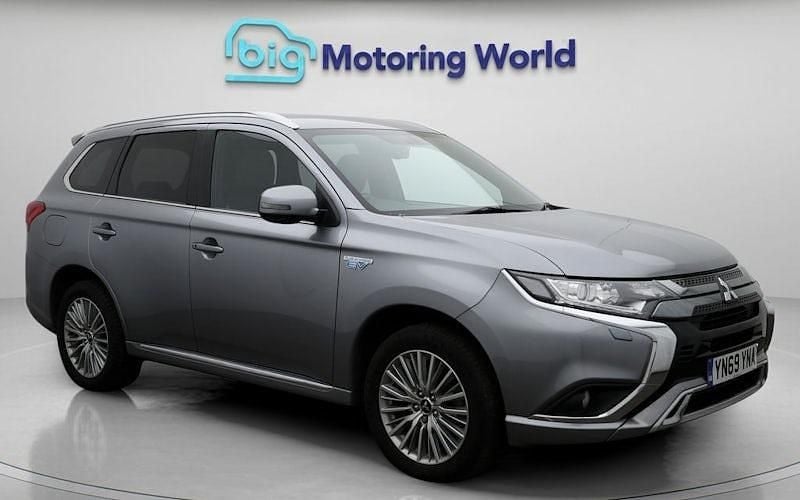 Used 2020 Mitsubishi Outlander P-HEV Estate | £17,200 (Fair price) - Image 1/4
