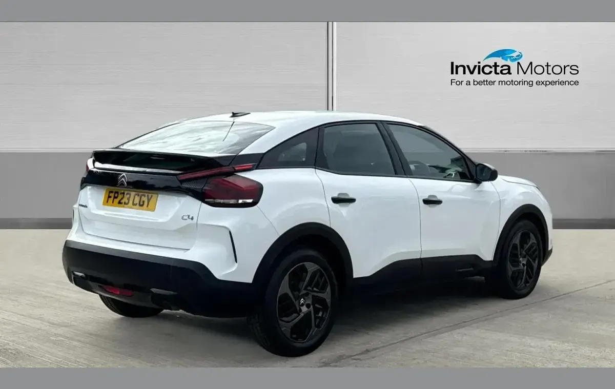 Used Citroën C4 PureTech 101 HP (74 kW) 2023 White SUV