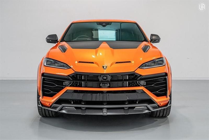 New Lamborghini Urus 789 HP (580 kW) 2025 Orange wrap SUV