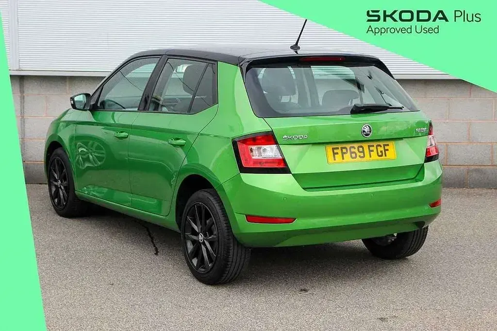 Used Skoda Fabia Colour Edition 94 HP (69 kW) 2019 Rallye green metallic black magic pearl effect Hatchback
