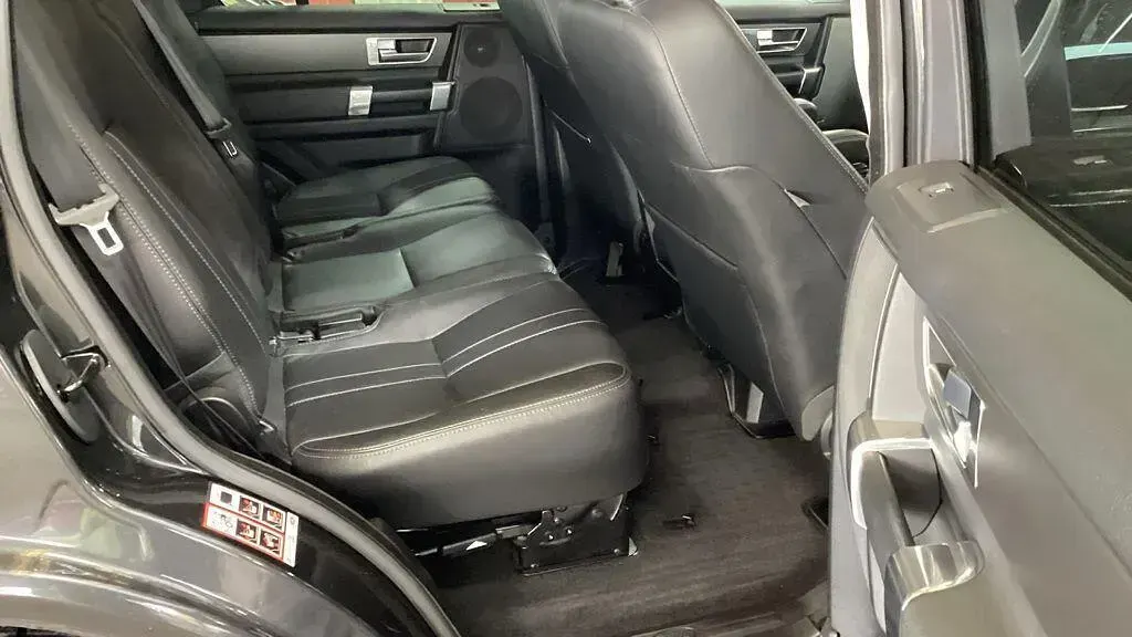 Used Land Rover Discovery SE 256 HP (188 kW) 2014 Grey SUV