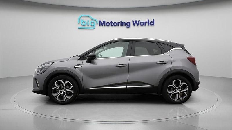 Second-hand Renault Captur Techno 145 CP (106 kW) 2023 Gri SUV