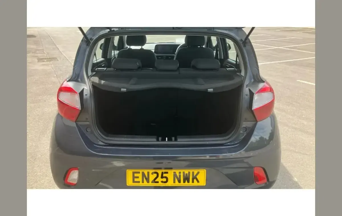 Used Hyundai i10 Advanced 79 HP (58 kW) 2025 Grey Hatchback