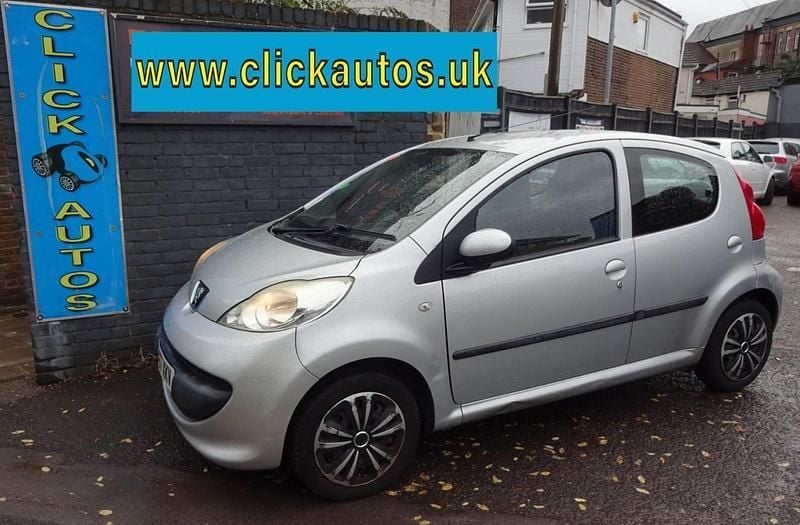 Silver Used 2007 Peugeot 107 Hatchback | £3,295 (Fair price) - Image 1/4