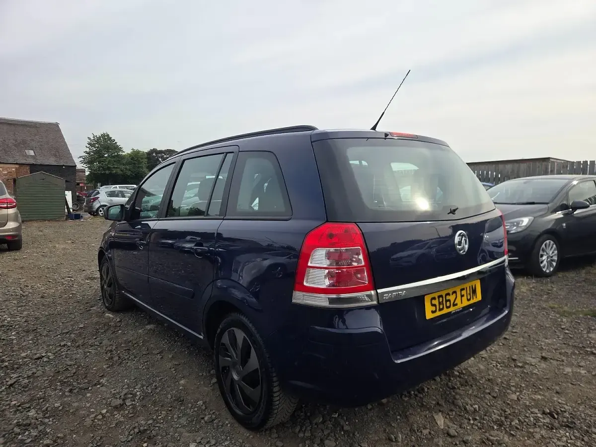 Used Vauxhall Zafira 115 HP (84 kW) 2013 Blue MPV