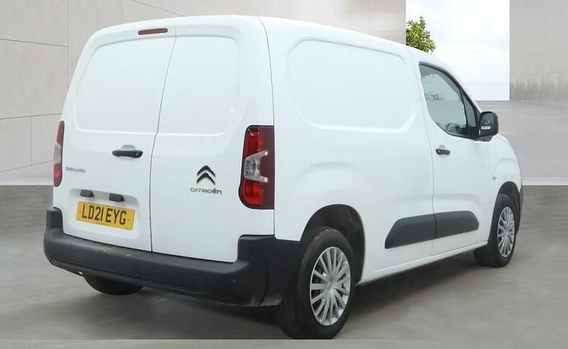 Used Citroën Berlingo 75 HP (55 kW) 2021 White MPV