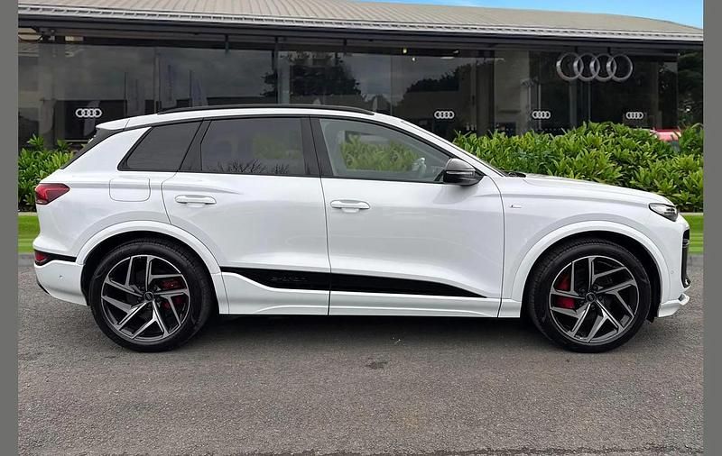 New Audi Q6 e-tron Advanced 284 kW (387 HP) 2025 White SUV