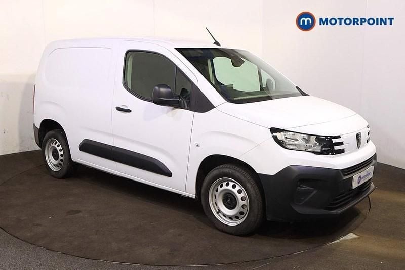 White Used 2024 Peugeot Partner MPV | £13,199 (Fair price) - Image 1/4