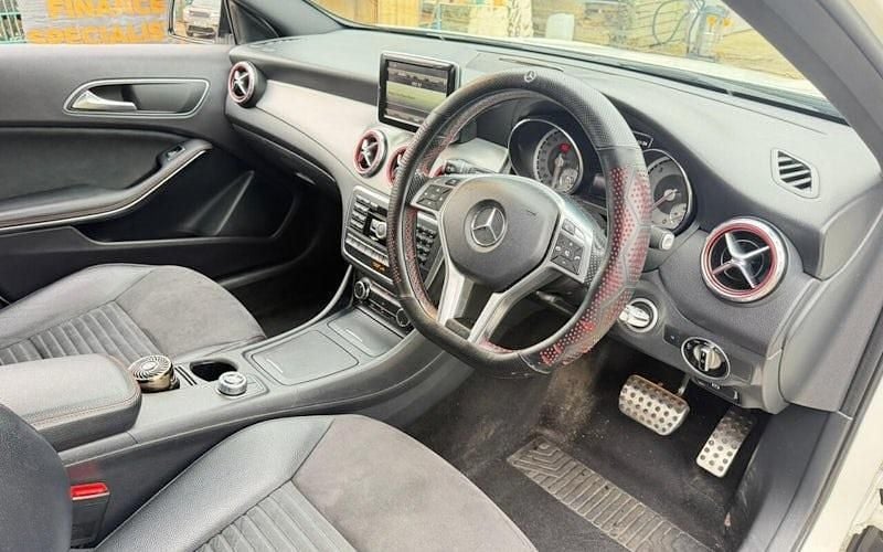 Used Mercedes GLA220 AMG line 170 HP (125 kW) 2015 White SUV