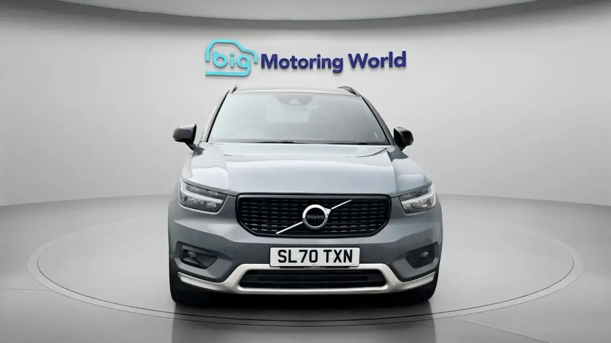 Used Volvo XC40 R-Design 211 HP (155 kW) 2020 Grey SUV