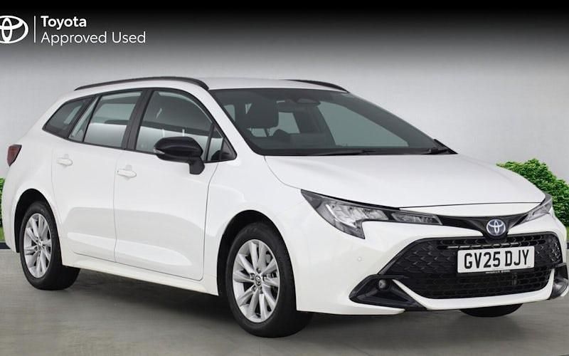Used Toyota Corolla 140 HP (102 kW) 2025 White Estate