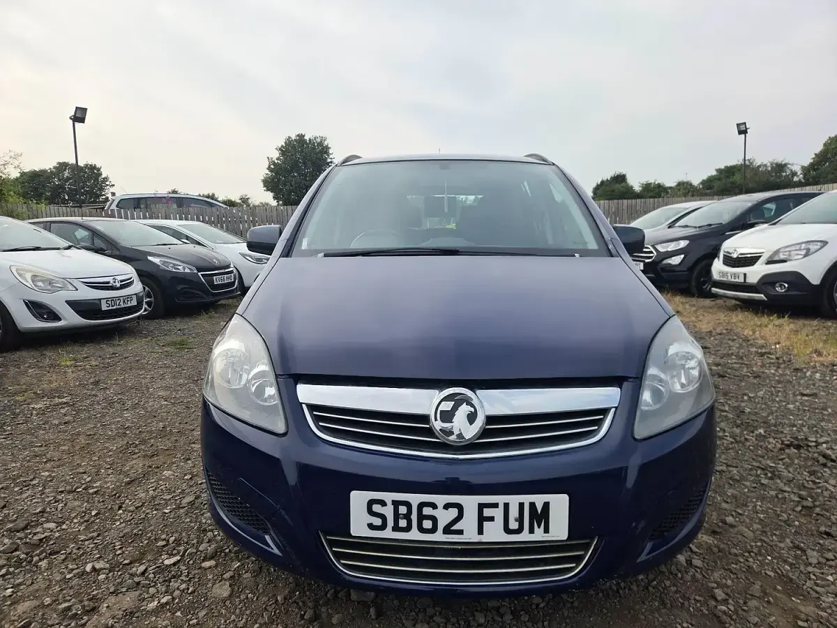 Used Vauxhall Zafira 115 HP (84 kW) 2013 Blue MPV