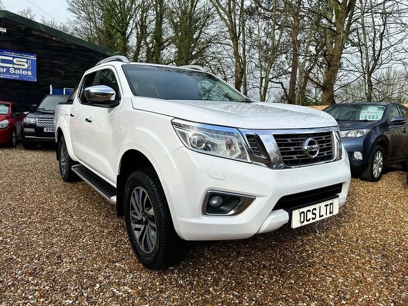Used Nissan Navara Tekna 2018 White Pickup