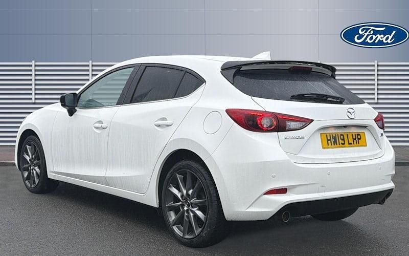 Begagnad Mazda 3 Inclusive 120 HK (88 kW) 2018 Vit Halvkombi