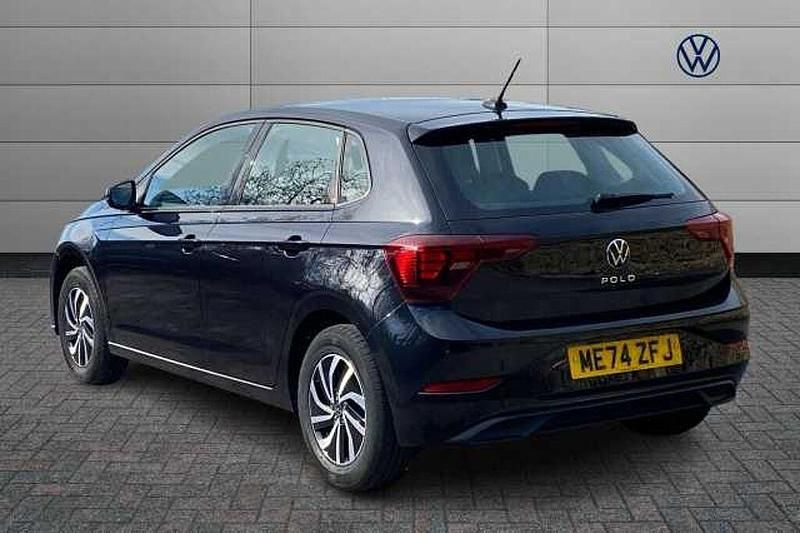 Begagnad VW Polo Life 95 HK (69 kW) 2024 Vit Halvkombi