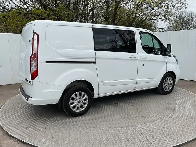 Used Ford Transit Custom Limited 130 HP (95 kW) 2022 White Van