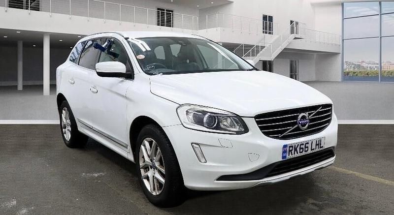 Used Volvo XC60 SE Lux 2016 White SUV
