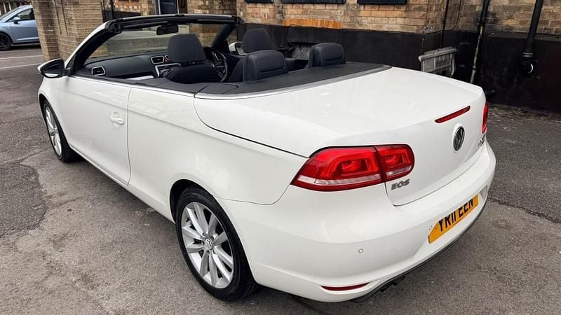 Used VW Eos SE 2011 White Cabriolet