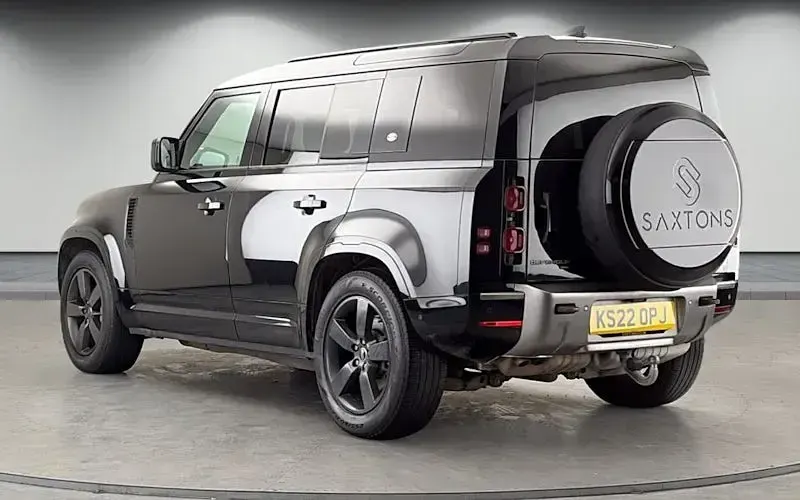 Używany Land Rover Defender HSE Dynamic 300 KM (220 kW) 2024 SUV