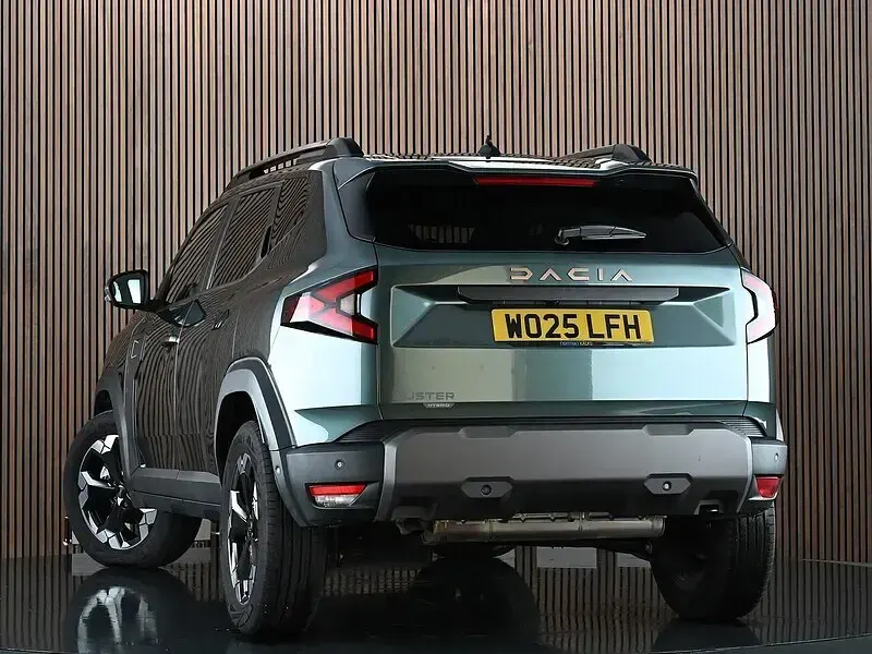 Used Dacia Duster Extreme 2025 Green Hatchback