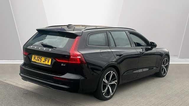 Used Volvo V60 Plus 194 HP (142 kW) 2025 Black Estate