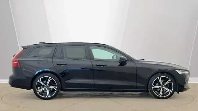 Usado Volvo V60 Ultra 194 CV (142 kW) 2025 Negro Familiar