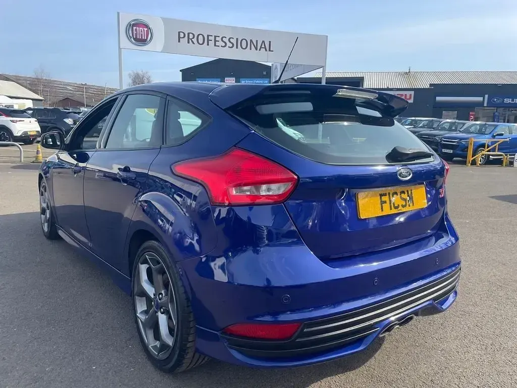 Used Ford Focus ST 185 HP (136 kW) 2015 Blue Hatchback