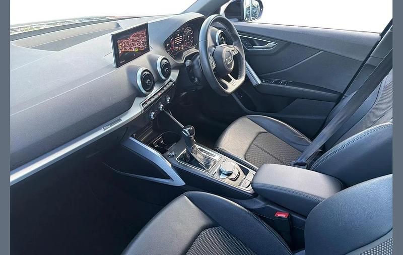 Used Audi Q2 Black Edition 147 HP (108 kW) 2021 Blue SUV