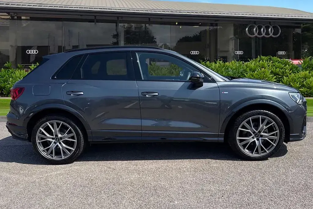 Used Audi Q3 Black Edition 150 HP (110 kW) 2025 Grey SUV