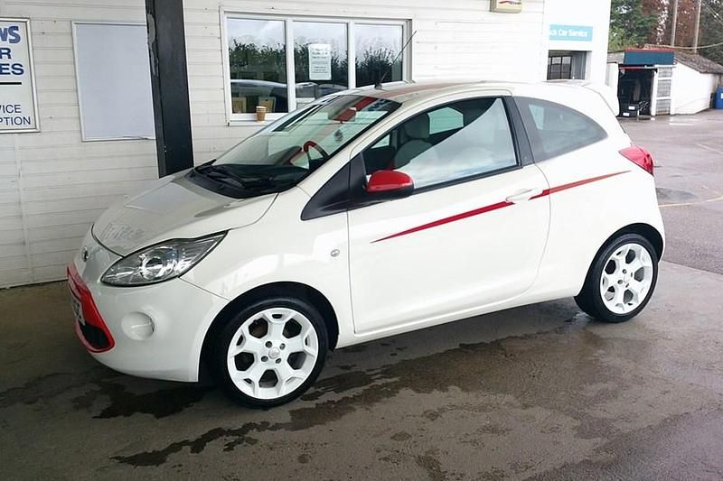White with red accents Used 2011 Ford Ka Hatchback | £3,500 - Image 1/1