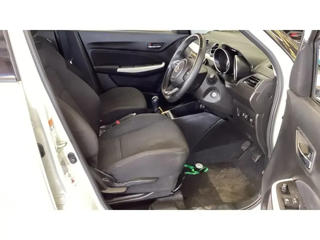 Used Suzuki Swift SZ-L 83 HP (61 kW) 2021 White Hatchback