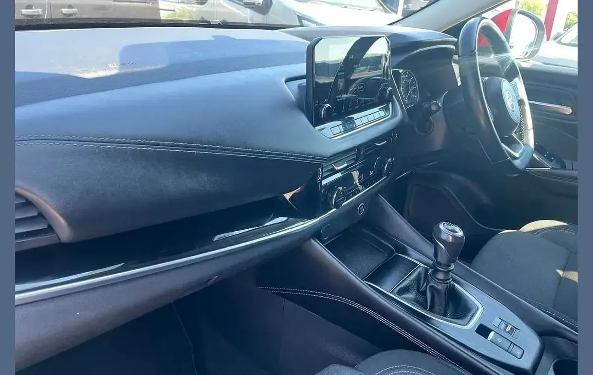 Used Nissan Qashqai N-Connecta 138 HP (101 kW) 2022 Red SUV