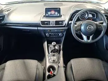 Used Mazda 3 120 HP (88 kW) 2016 White Hatchback
