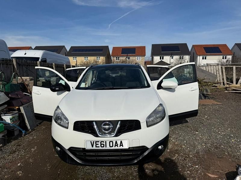 Used Nissan Qashqai N-TEC 2012 White SUV