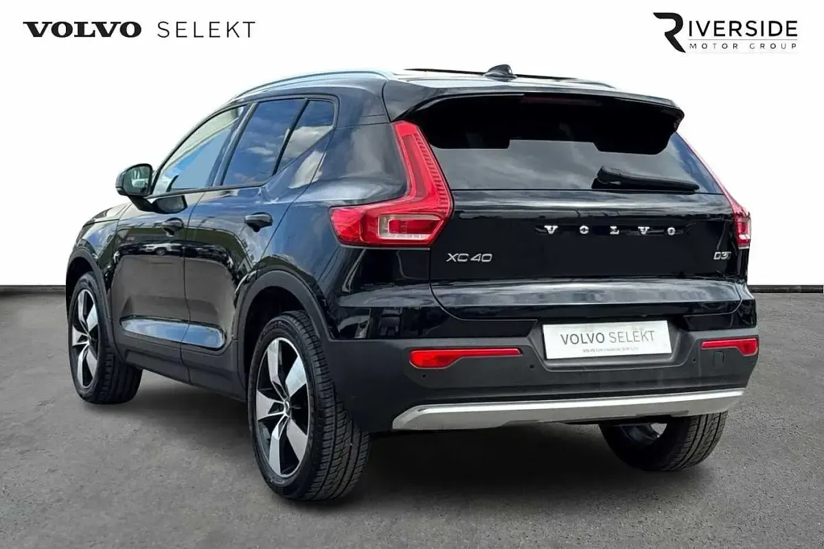 Usado Volvo XC40 Momentum 190 HP (139 kW) 2018 Preto SUV