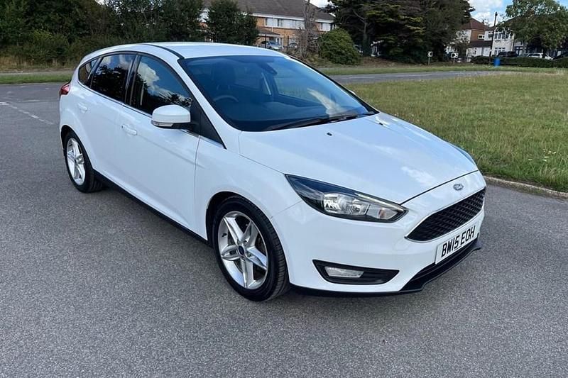 White Used 2015 Ford Focus Zetec Hatchback | £4,495 (Fair price) - Image 1/1