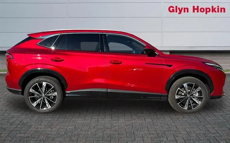 New MG HS Trophy 224 HP (164 kW) 2026 Red SUV