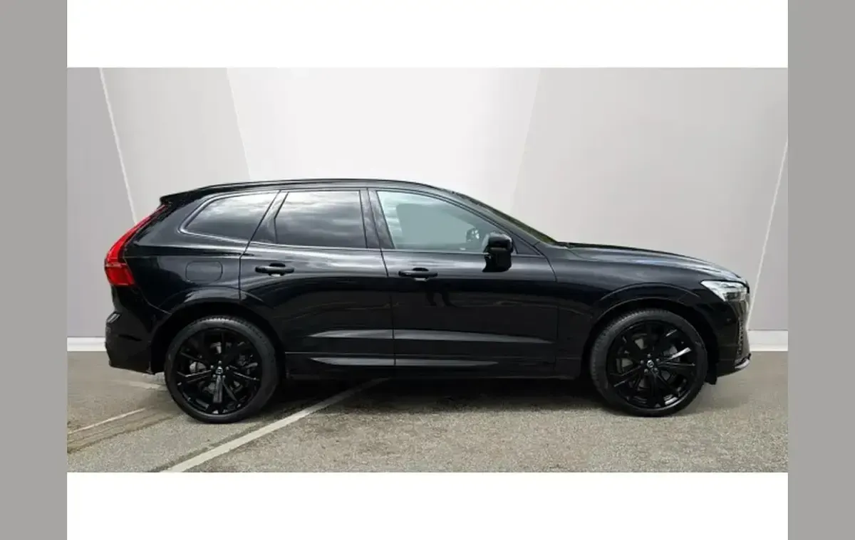 Used Volvo XC60 Plus 250 HP (183 kW) 2024 Black SUV