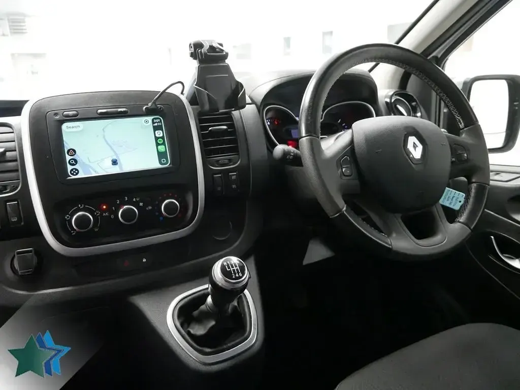 Used Renault Trafic 145 HP (106 kW) 2021 White MPV