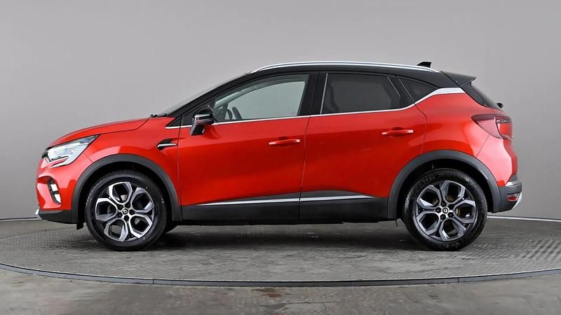 Used Renault Captur Techno 91 HP (66 kW) 2023 Red/black SUV