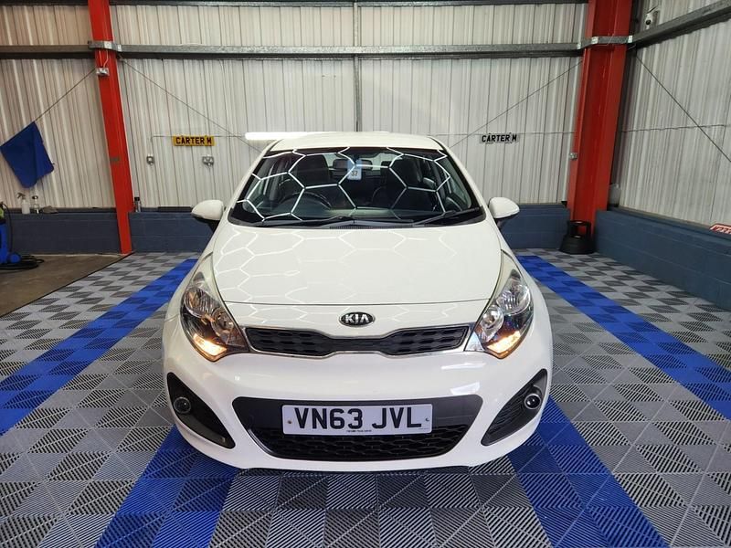 Used Kia Rio 2013 White Hatchback