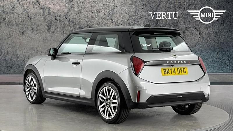 Usado Mini Cooper S Hatch 201 HP (147 kW) 2024 Prateado Citadino