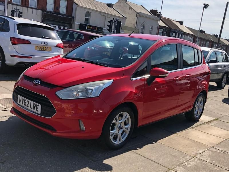 Used Ford B-MAX Zetec 90 HP (66 kW) 2013 Red MPV
