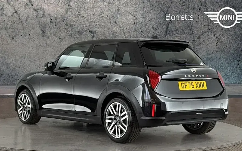 Used Mini Cooper Classic 150 kW (204 HP) 2026 Hatchback