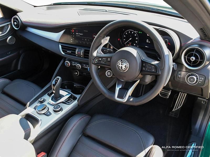Used Alfa Romeo Giulia 276 HP (202 kW) 2024 Green Sedan