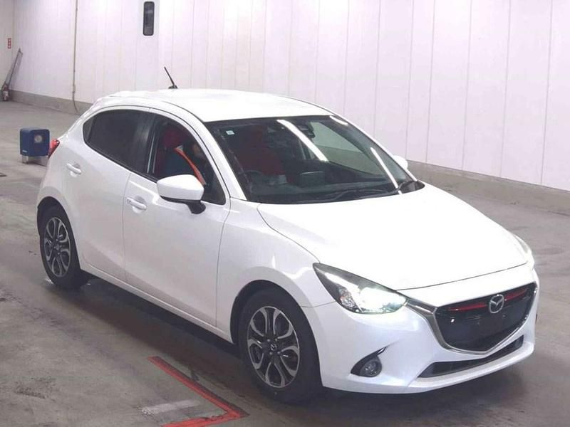 Used Mazda Demio 2015 White Hatchback
