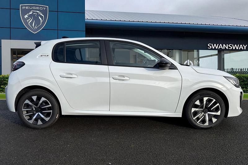 New Peugeot 208 Style 101 HP (74 kW) 2026 White Hatchback